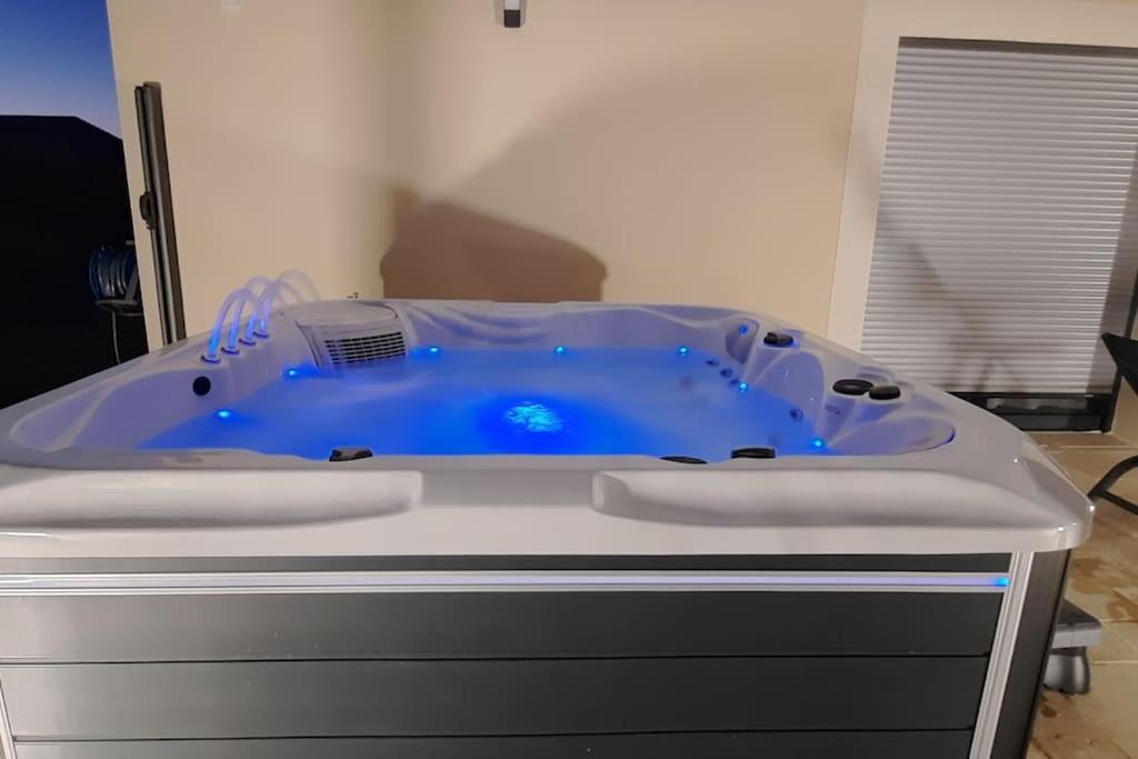 Villa Drome Jacuzzi La Maison D'A Cote Chatuzange-le-Goubet 外观 照片
